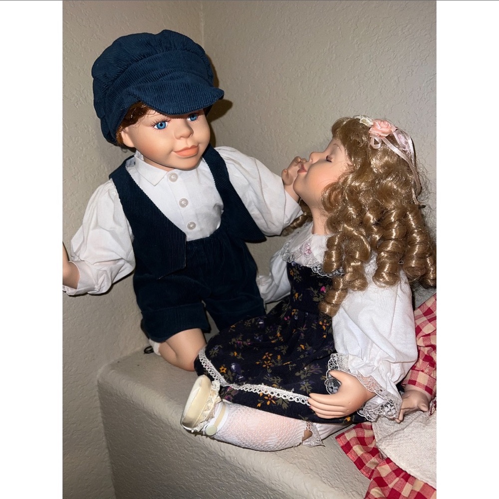 Porcelain doll set